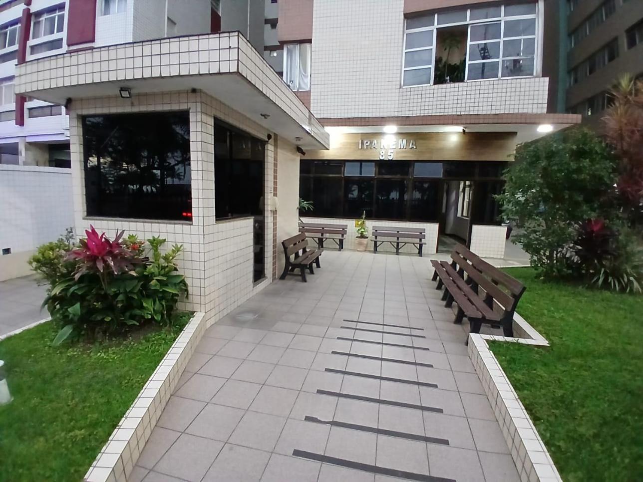 Na Avenida Da *
